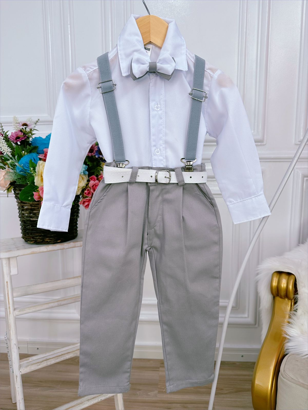 Conjunto Social Infantil Camisa Branca com Suspensório e Calça Cinza