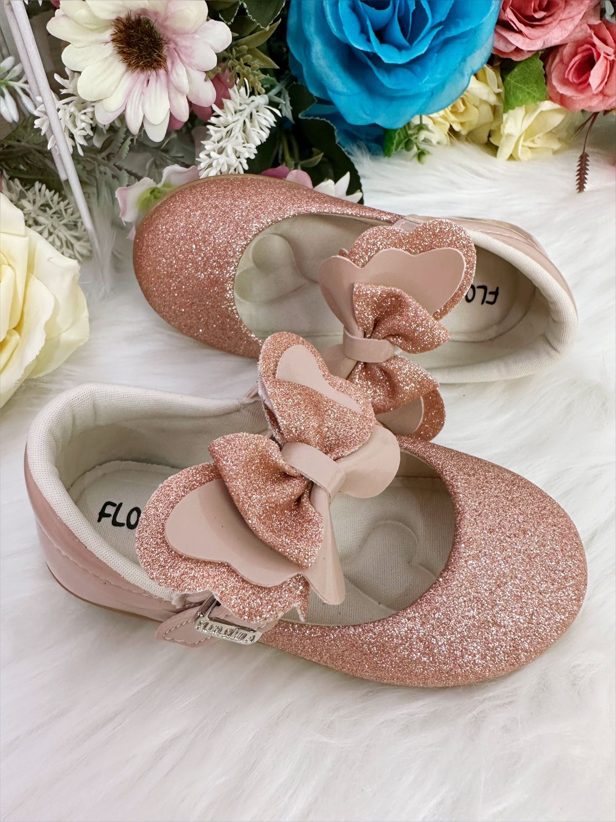 Sapatinho Bebê Nude Com Glitter e Lacinho para Festas e Casuais