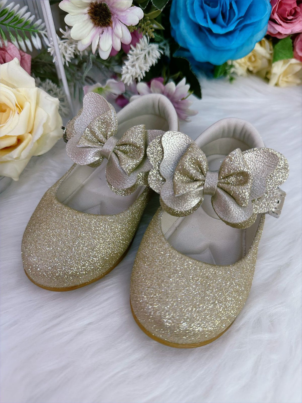 Sapatinho Bebê Com Glitter e Lacinho para Festas e Casamentos
