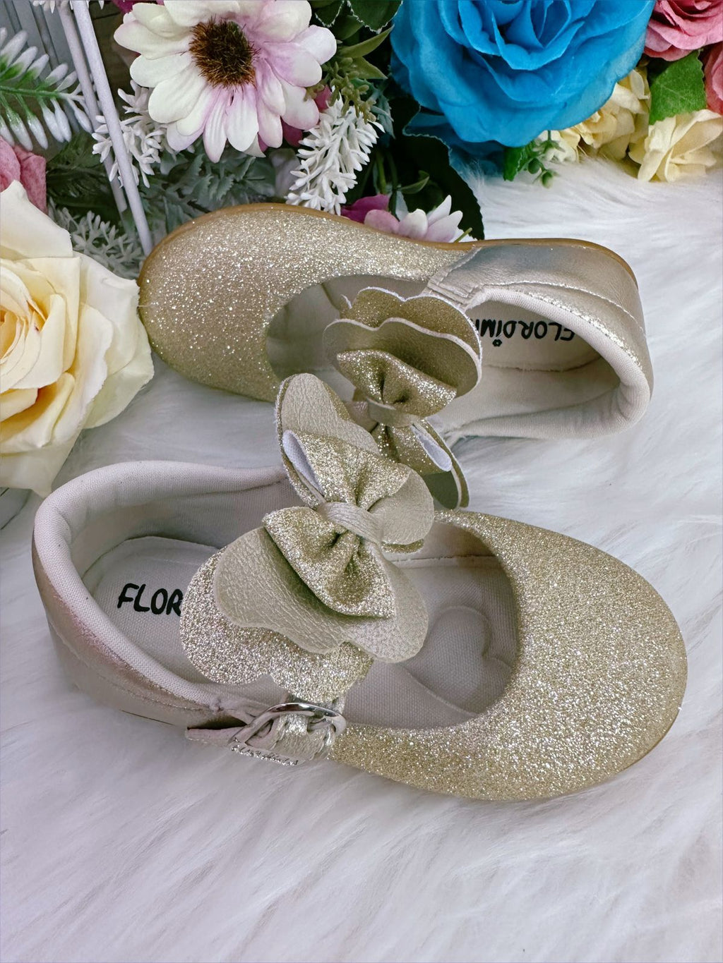 Sapatinho Bebê Com Glitter e Lacinho para Festas e Casamentos