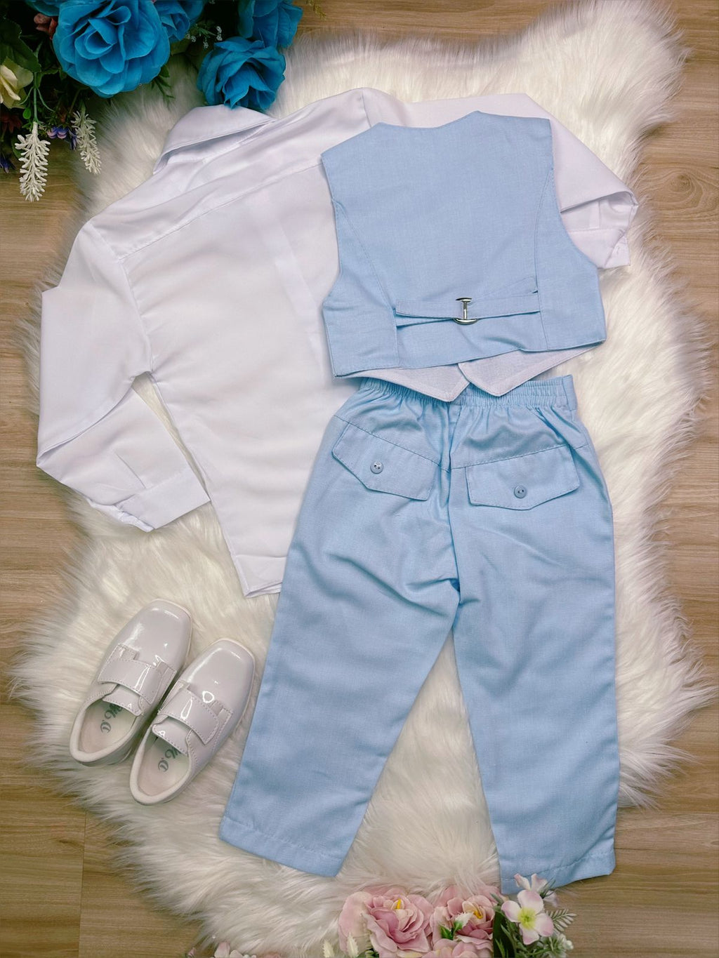 Conjunto Social Azul com Colete e Calça e Camisa Branca