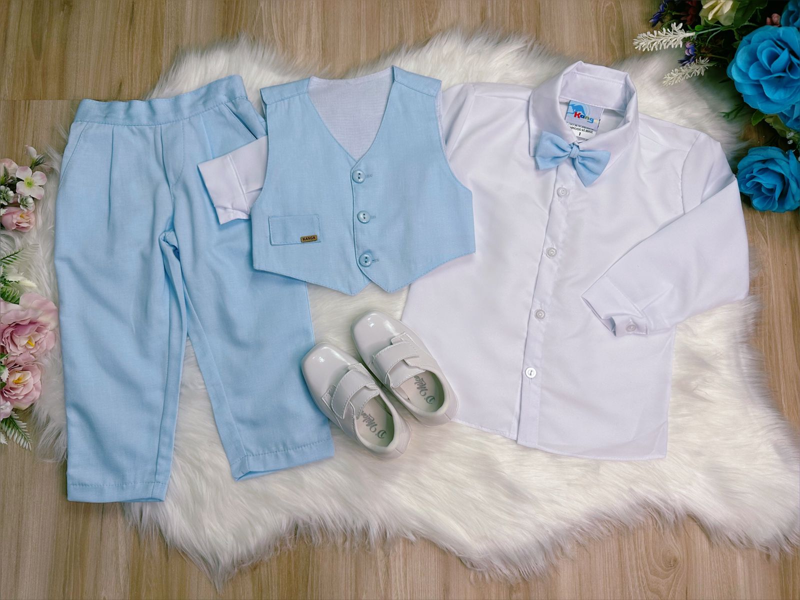 Conjunto Social Azul com Colete e Calça e Camisa Branca