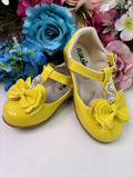 Sapatinho Infantil Amarelo Verniz Com Laço, Pérolas e Strass