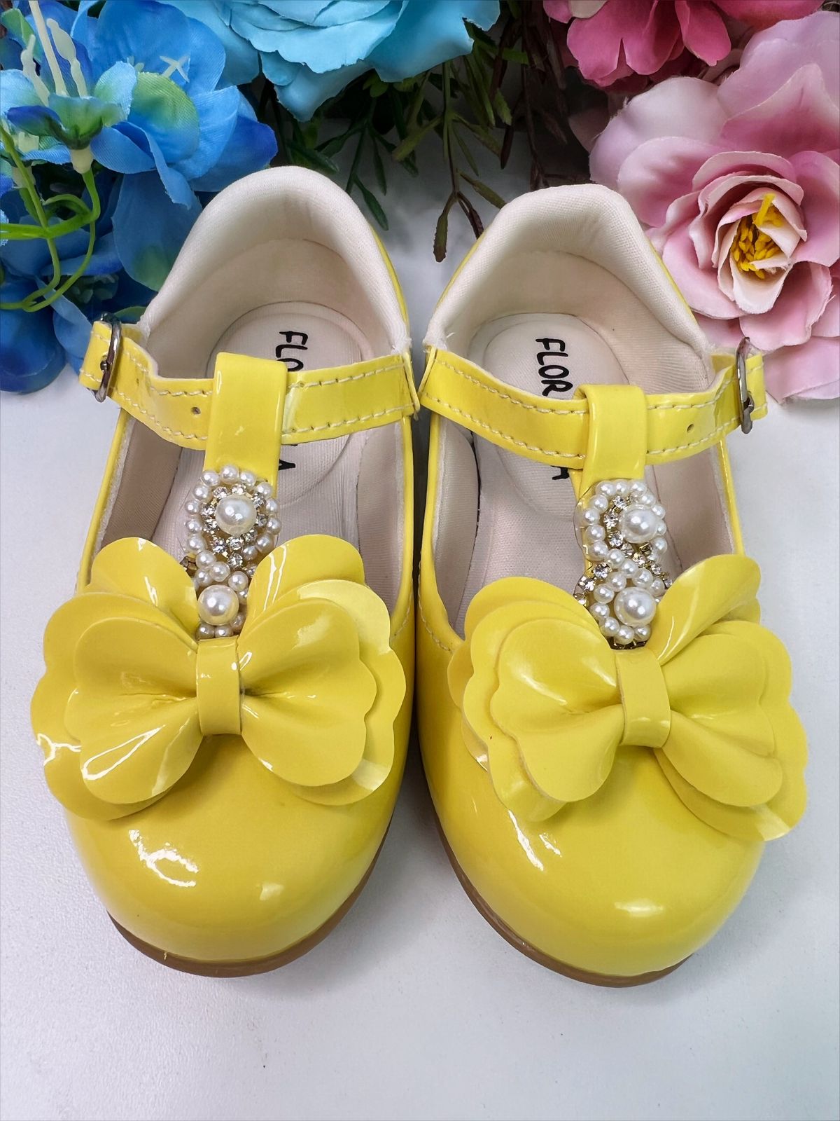 Sapatinho Infantil Amarelo Verniz Com Laço, Pérolas e Strass