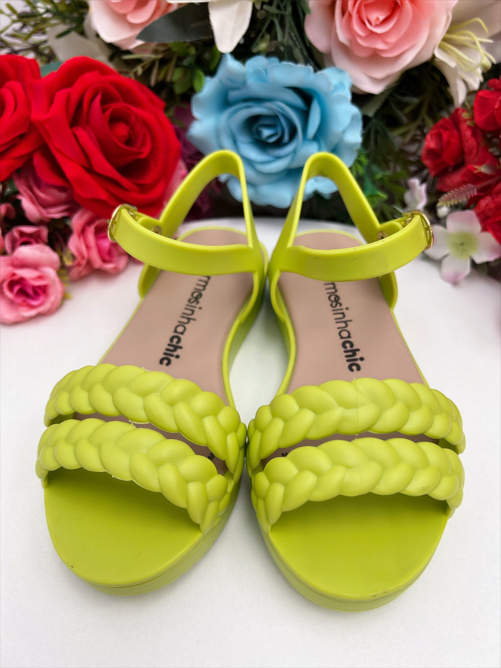 Sandália Infantil Flat Verde Lima com Detalhe Trançado
