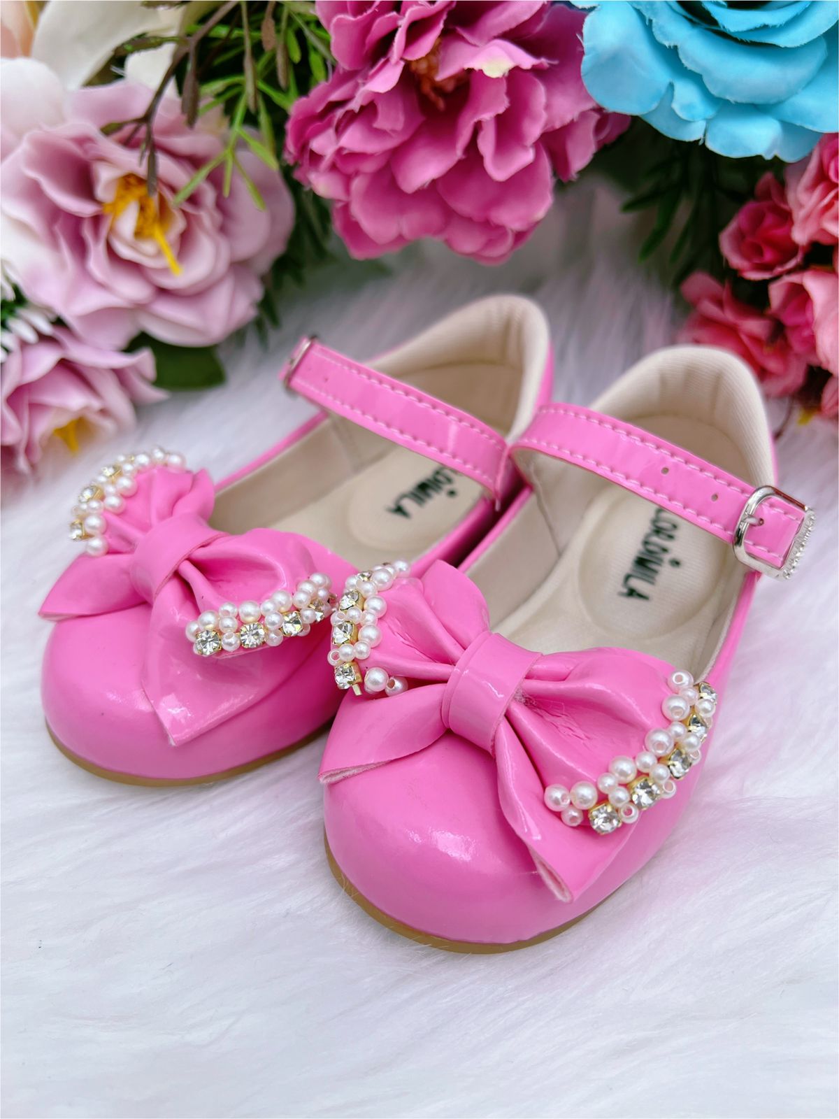 Sapatinho Infantil Verniz Rosa Com Laço Pérolas e Strass