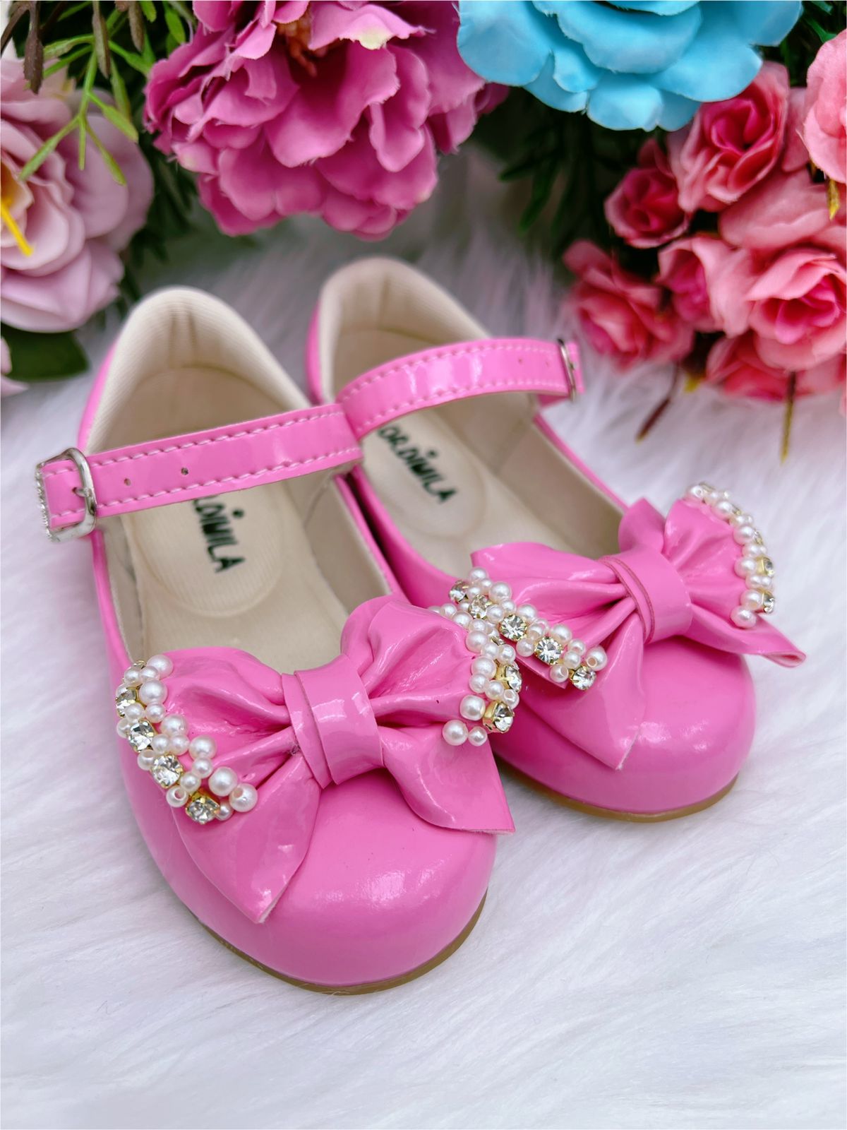 Sapatinho Infantil Verniz Rosa Com Laço Pérolas e Strass