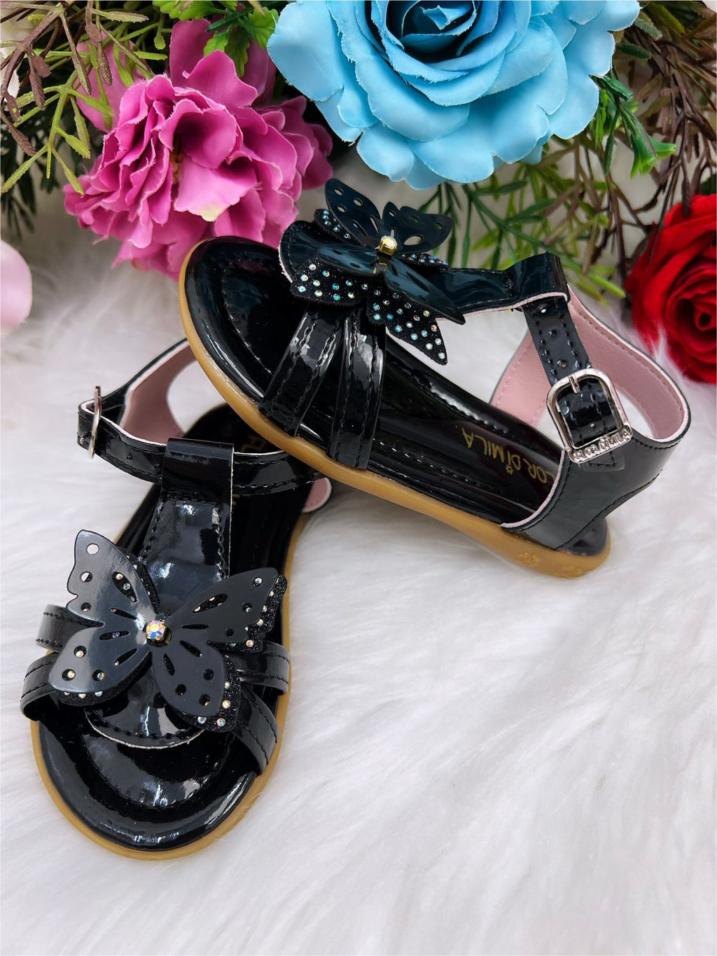 Sandália Infantil Verniz Preto com Aplique de Borboleta e Strass