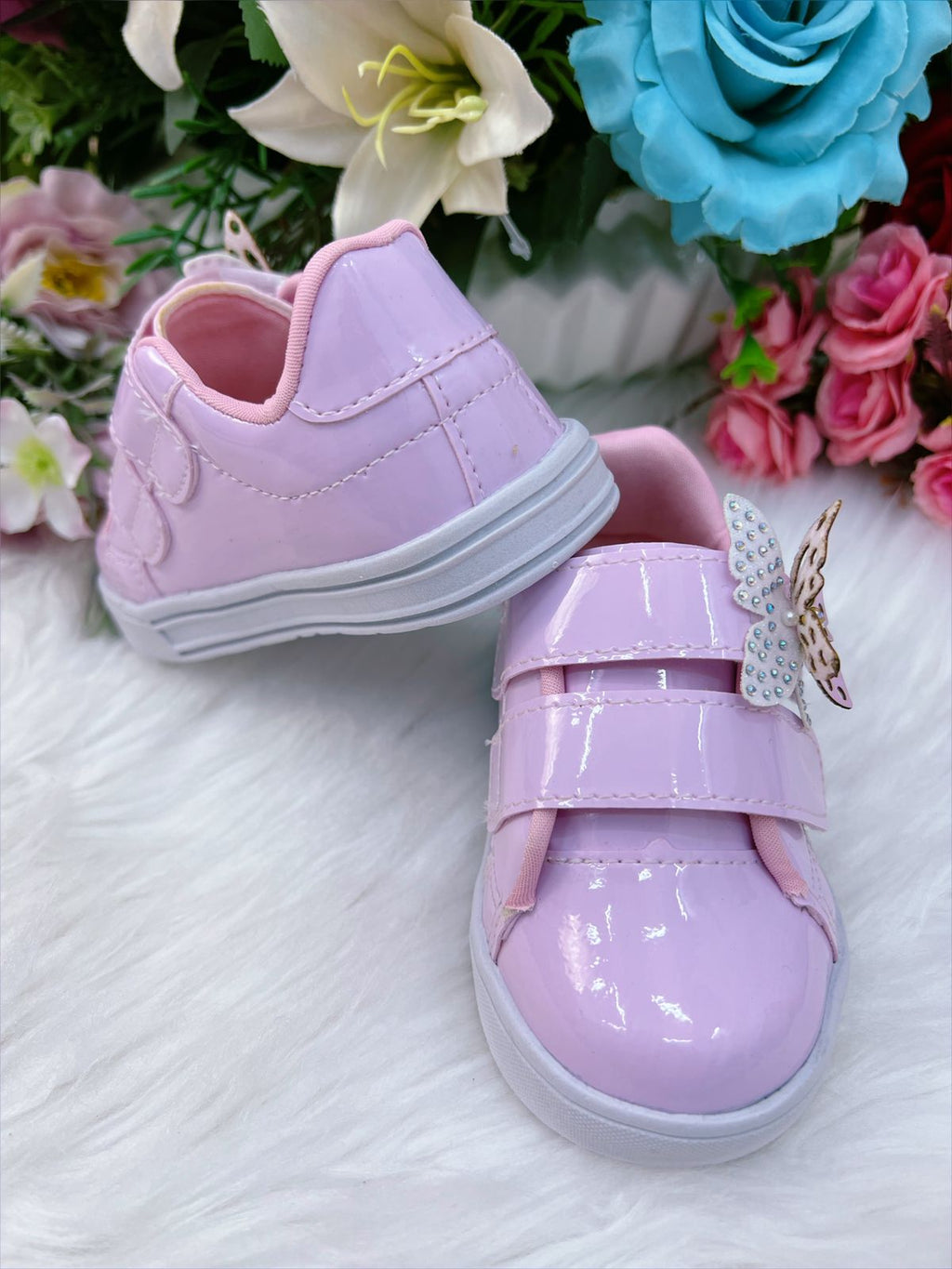 Tênis Lilás Verniz e Rosa Aplique Borboleta Velcro Meninas