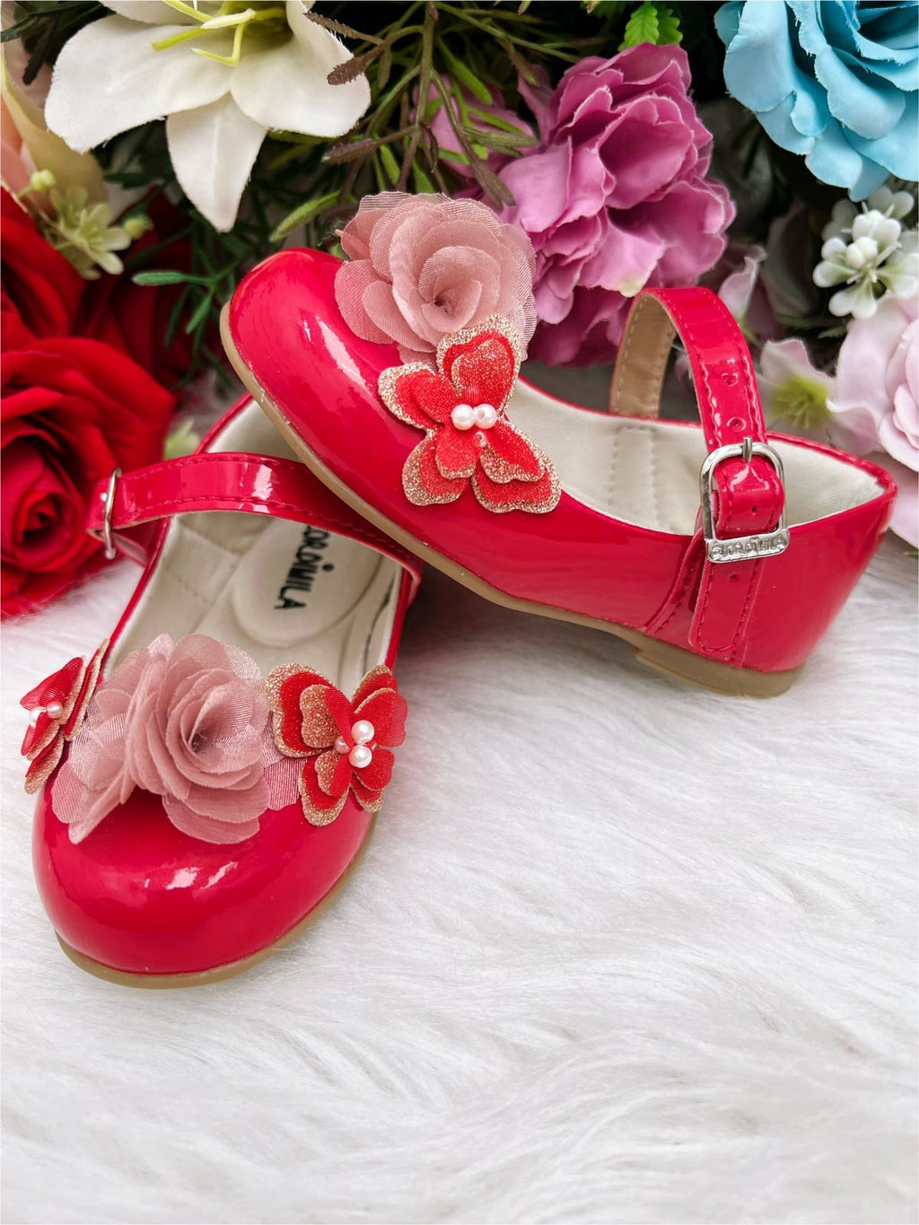 Sapatinho Infantil Verniz Vermelho com Aplique de Borboletas e Flores