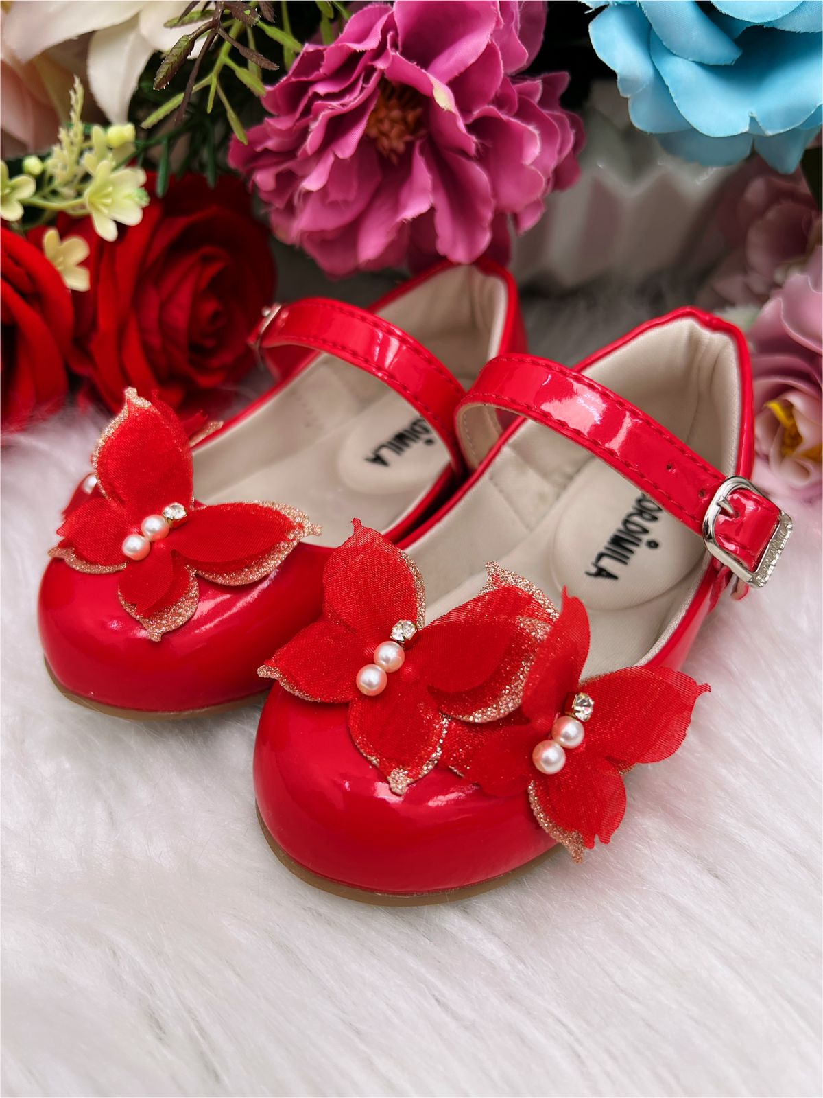 Sapatinho Infantil Vermelho Verniz com Aplique de Borboletas Glitter
