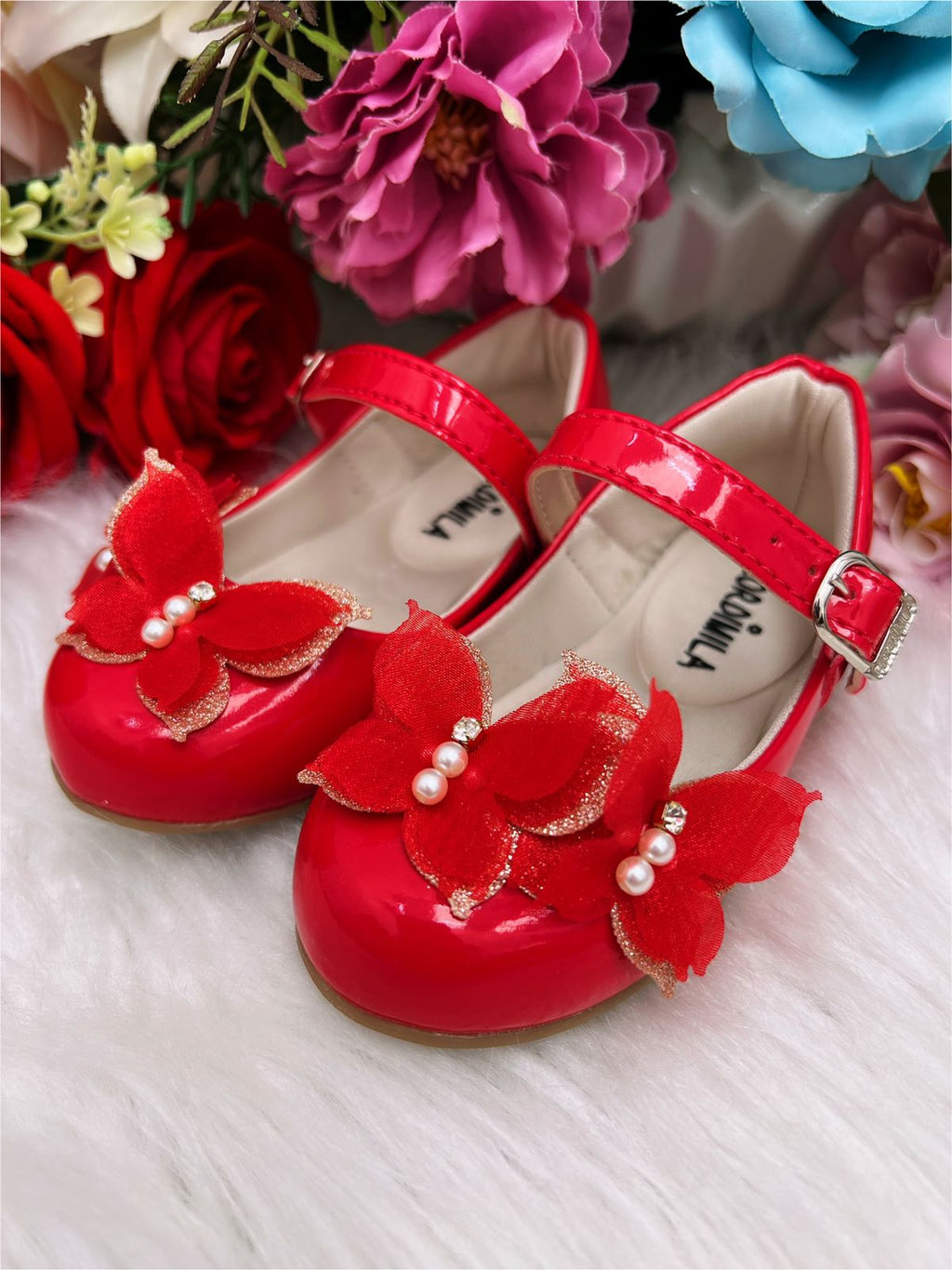 Sapatinho Infantil Vermelho em Verniz com Aplique de Borboletas Glitter