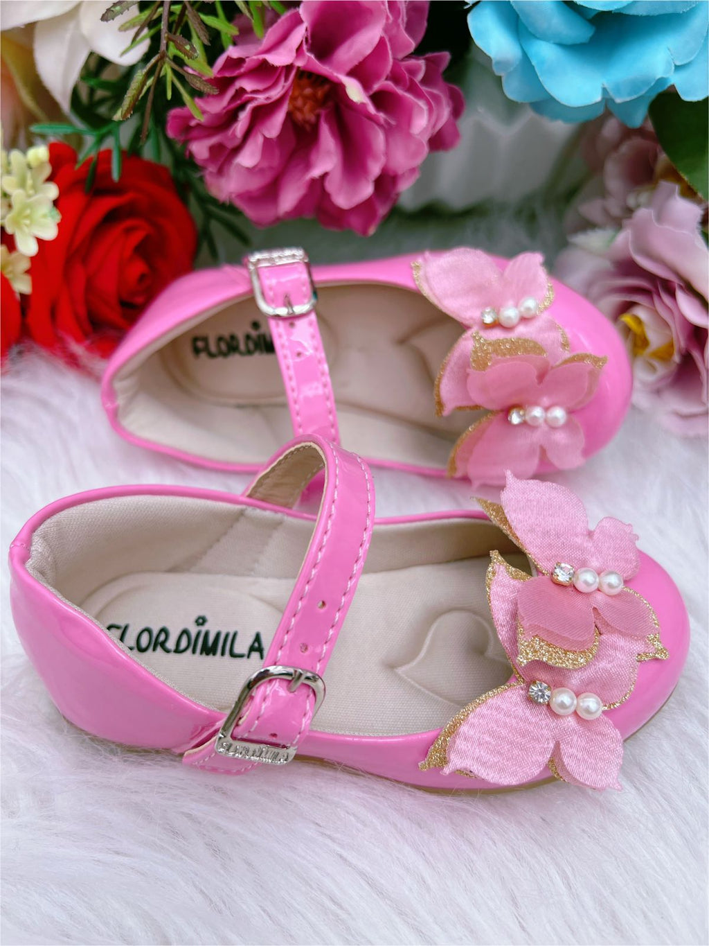 Sapatinho Infantil Verniz Rosa Chiclete com Aplique de Borboletas e Glitter