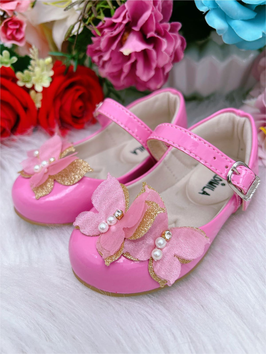 Sapatinho Infantil Verniz Rosa com Aplique de Borboleta Glitter