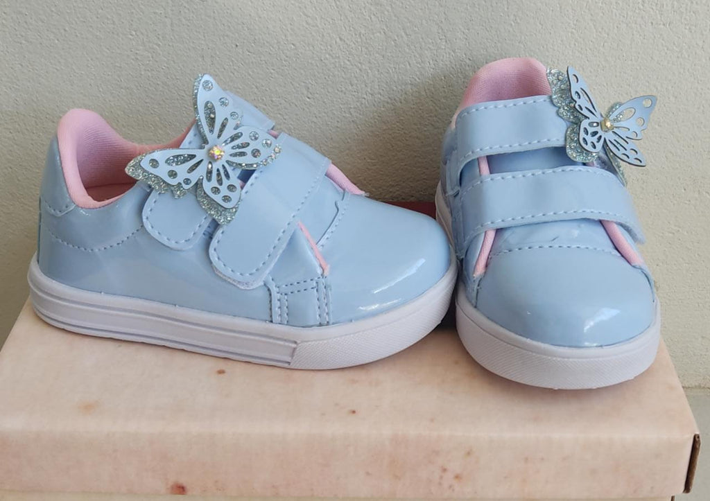 Tênis Azul Bebê Verniz Rosa Aplique Borboleta Velcro Meninas