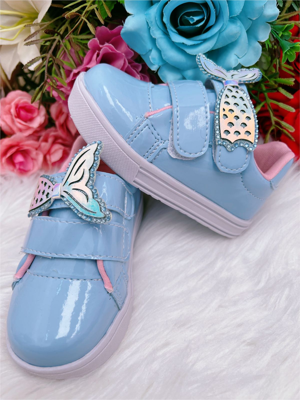 Tênis Azul Bebê Verniz e Rosa Sereia Com Velcro Meninas
