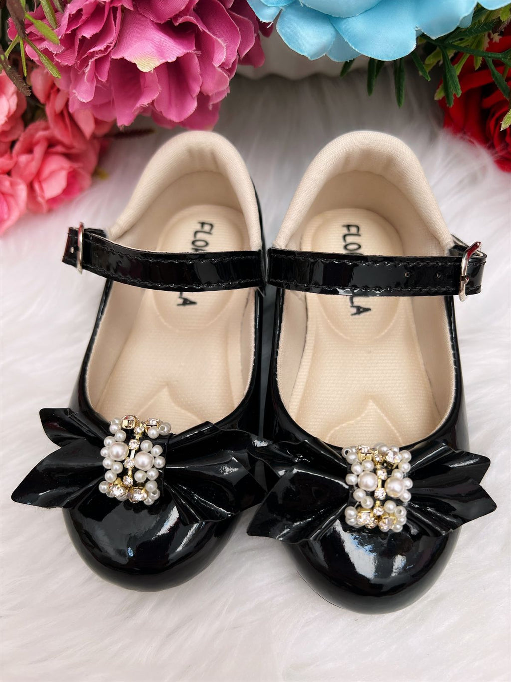 Sapatinho Bebê Verniz Preto Com Laço, Pérolas e Strass