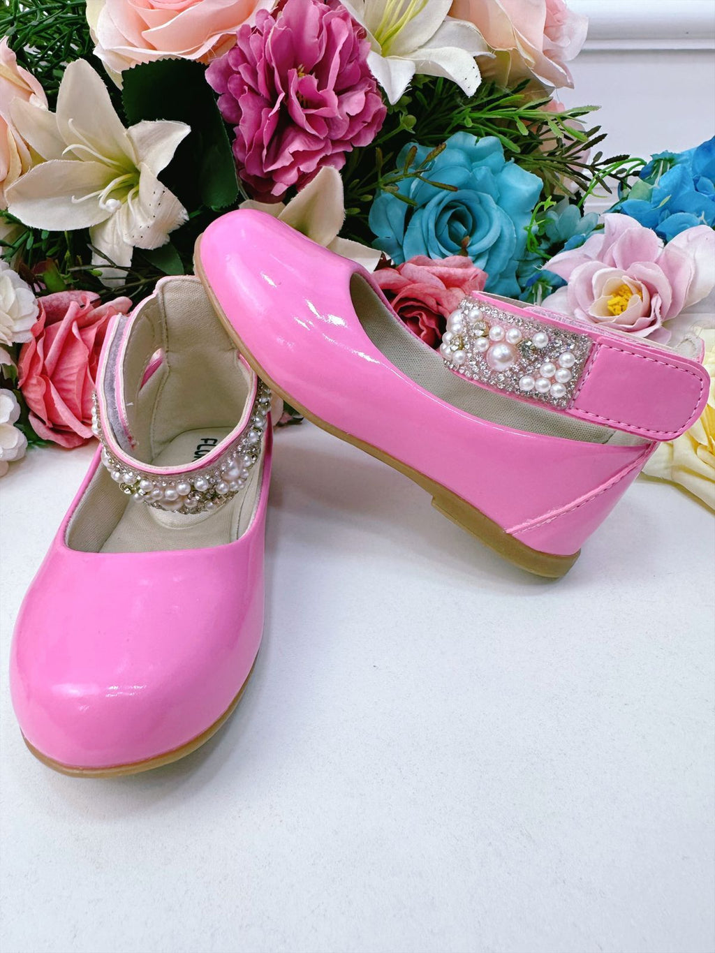Sapatinho Infantil Rosa Chiclete Com Tornozeleira Aplique de Pérolas e Strass