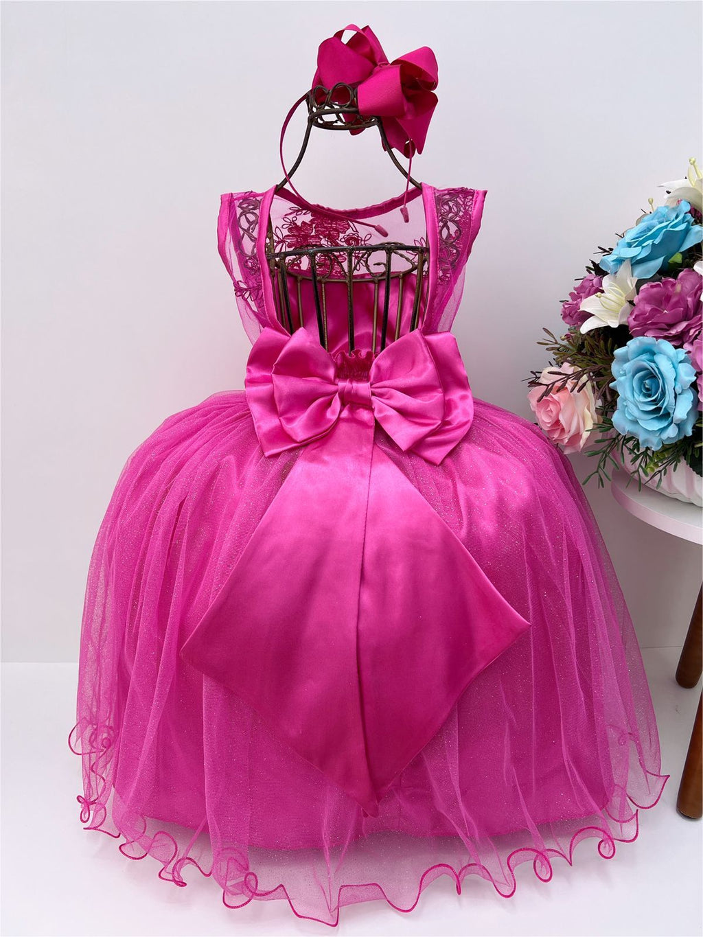 Vestido Infantil Rosa com Renda e Saia Brilhante com Cinto de Strass