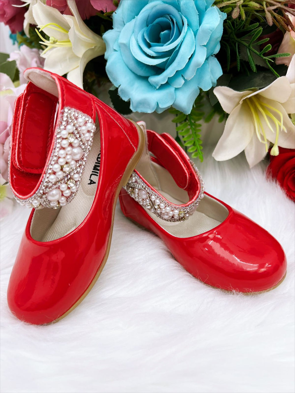 Sapatinho Infantil Vermelho de Verniz com Tornozeleira e Aplique de Pérolas e Strass