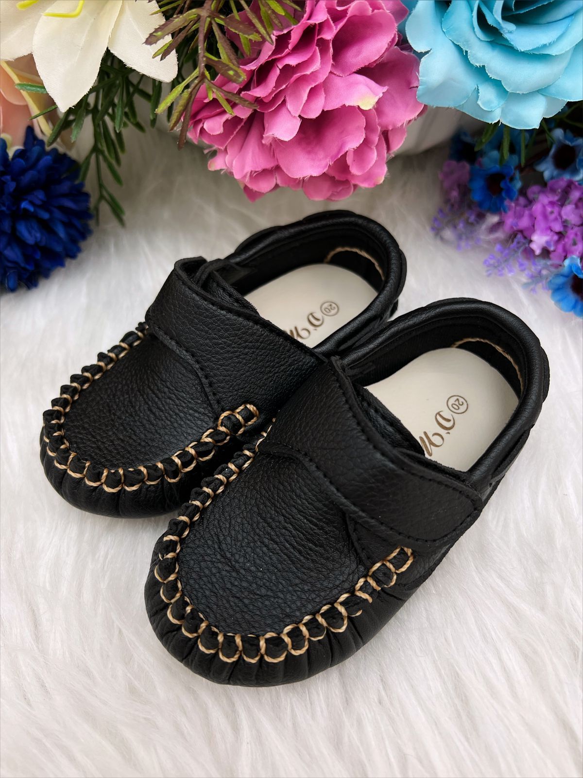 Mocassim Preto de Couro Sintético com Velcro para Príncipes