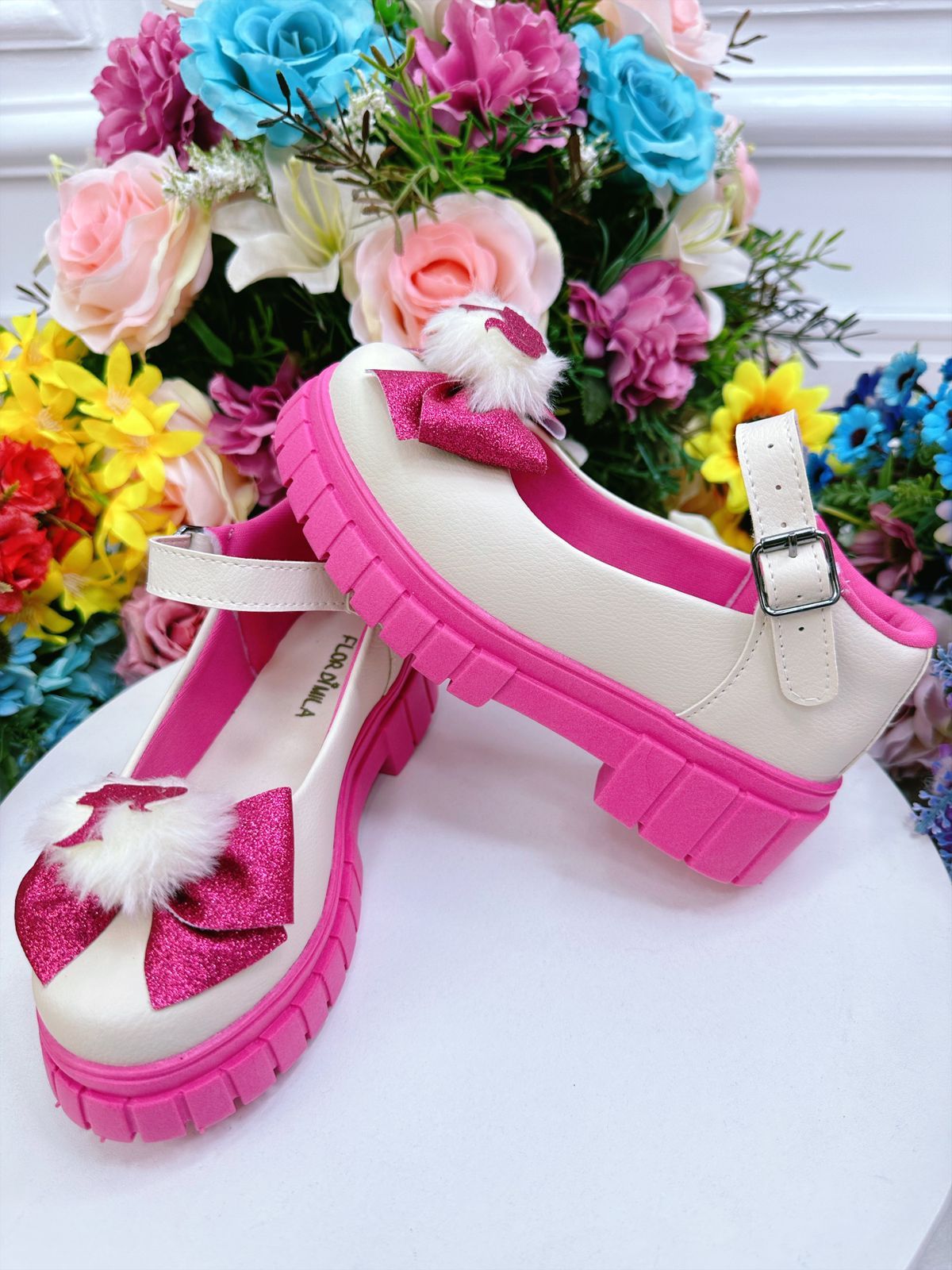 Sapatinho Off White e Rosa com Lacinho para Festas e Casuais