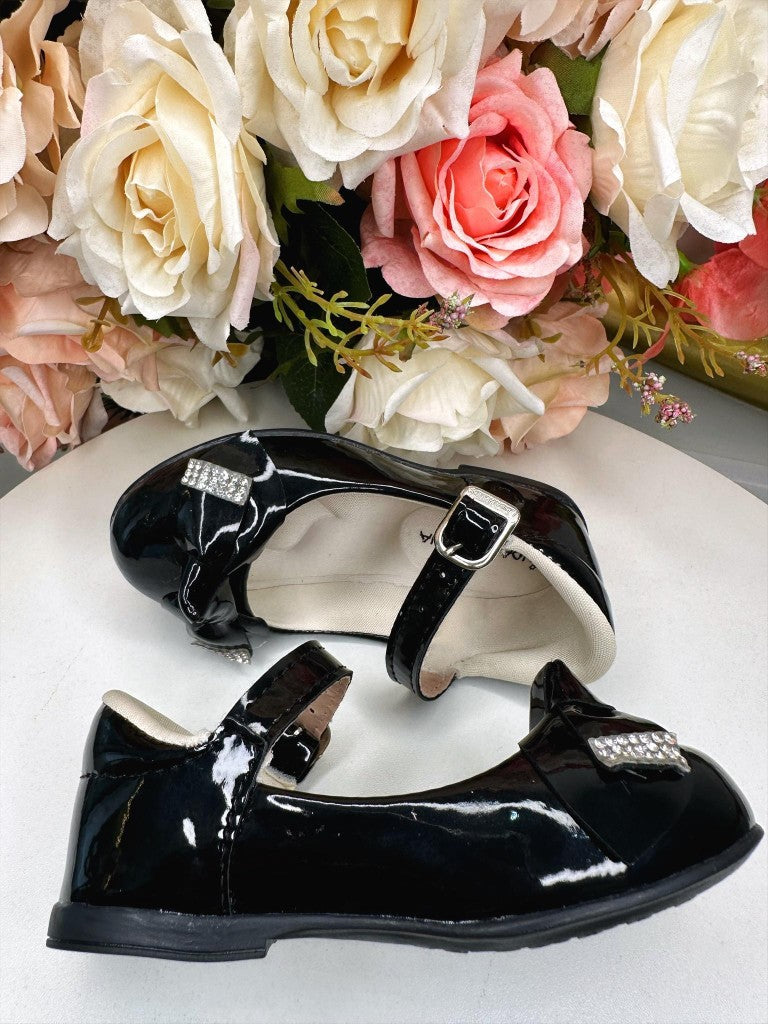 Sapatinho Verniz Preto com Aplique de Lacinho e Strass