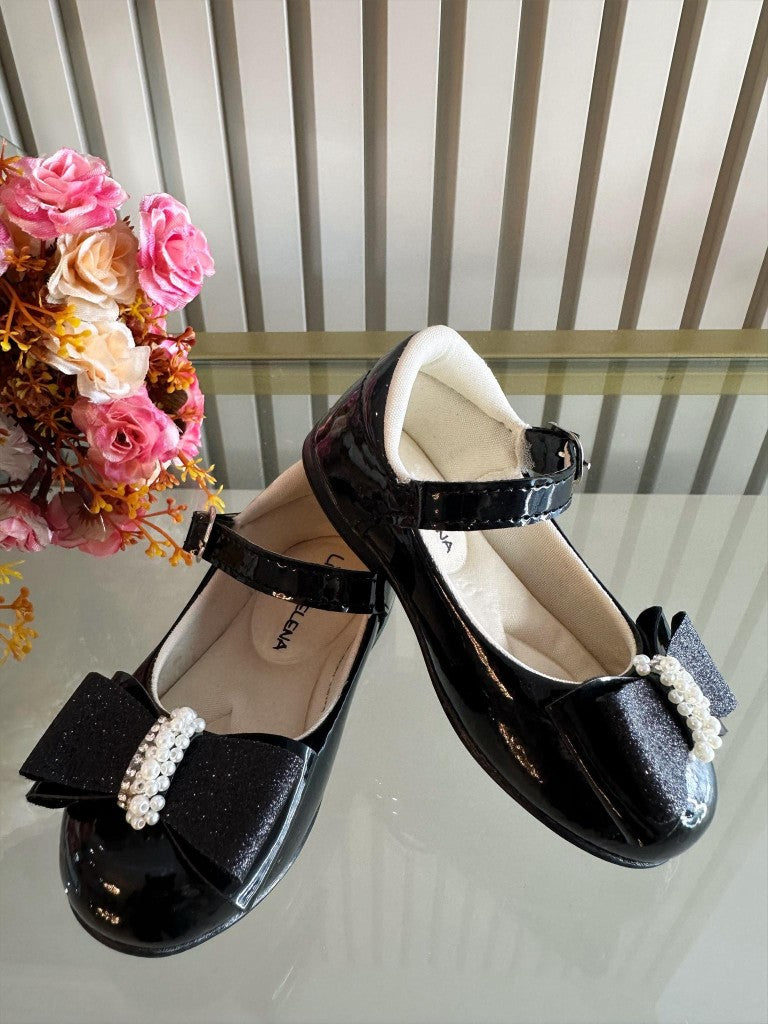 Sapatinho Verniz Preto com Aplique de Lacinho em Strass Glitter