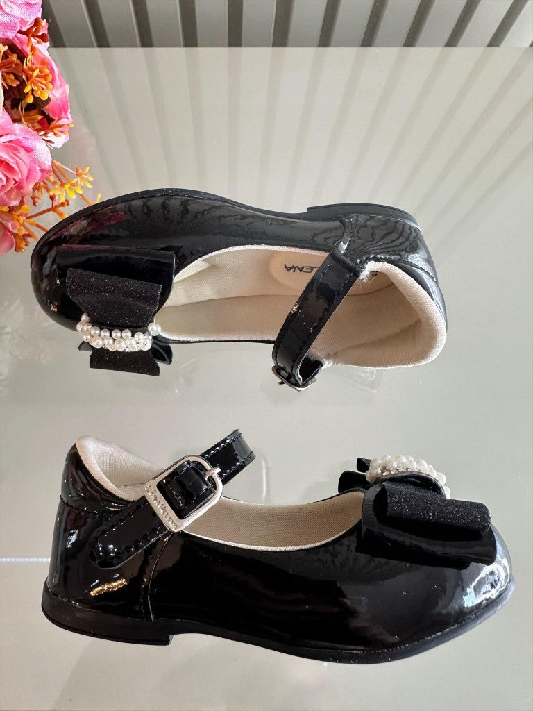 Sapatinho Verniz Preto com Aplique de Lacinho em Strass Glitter