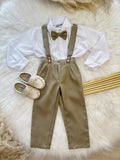 Conjunto Cáqui Social com Camisa, Calça e Gravata para Festas