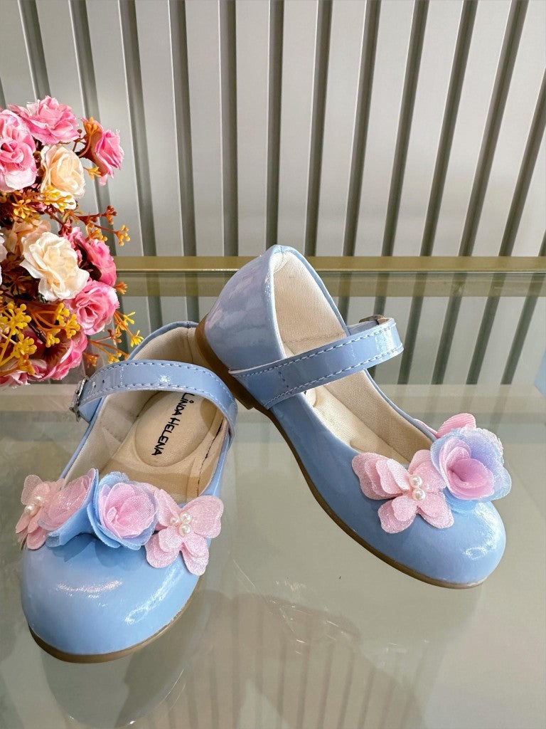 Sapatinho Infantil Azul Verniz com Aplique de Borboleta e Flores