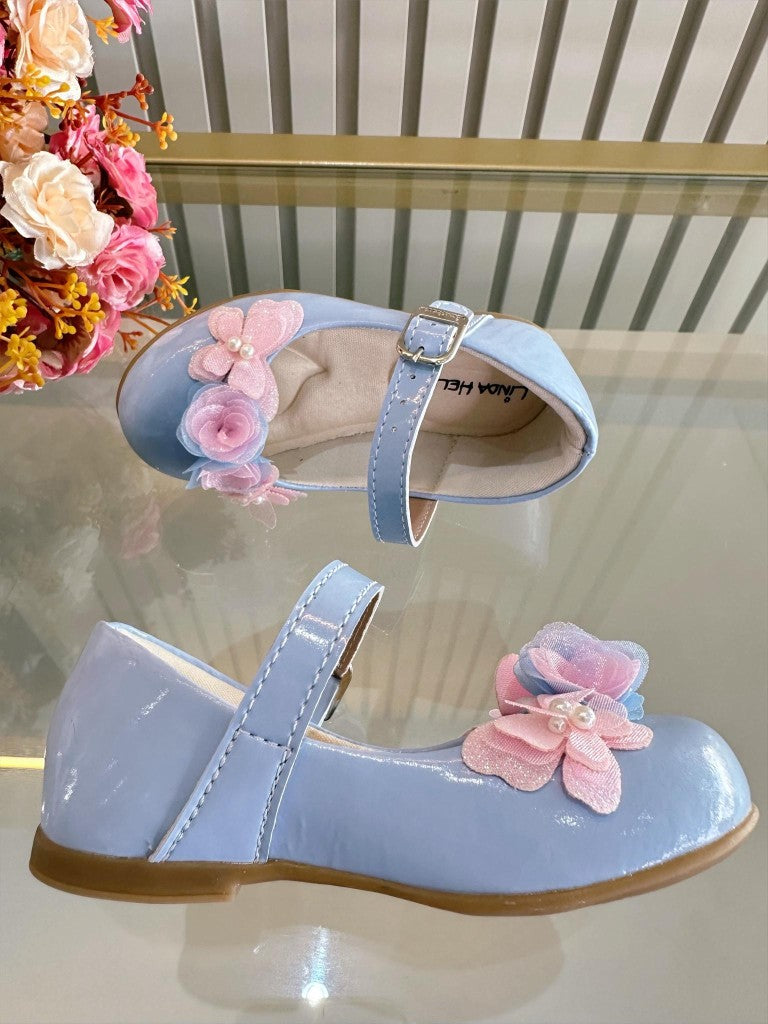 Sapatinho Infantil Azul Verniz com Aplique de Borboleta e Flores