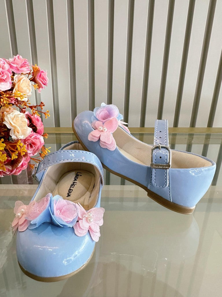 Sapatinho Infantil Azul Verniz com Aplique de Borboleta e Flores