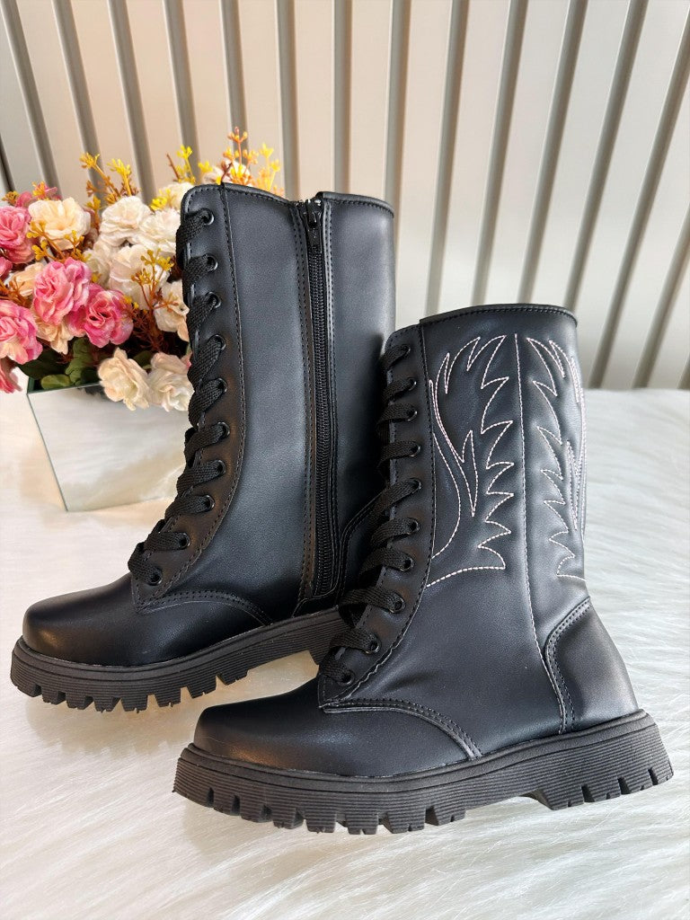 Bota Infantil em Courino Preto com Cadarço e Zíper para Inverno