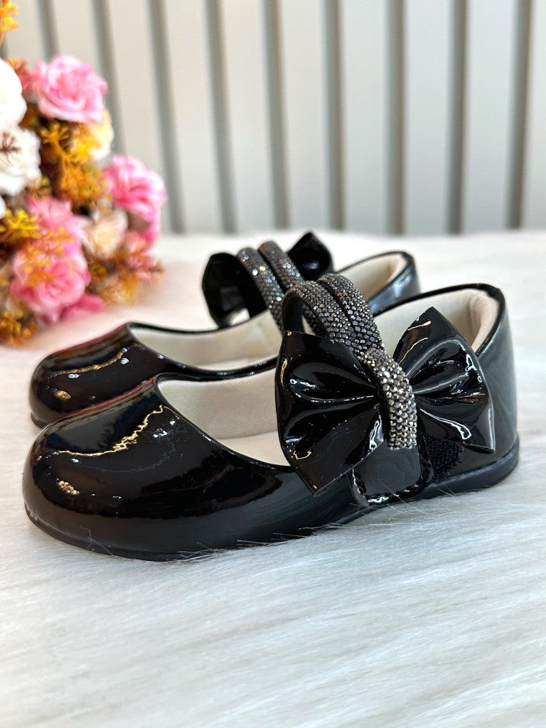 Sapatinho Infantil Preto Verniz com Lacinho e Tiras de Strass
