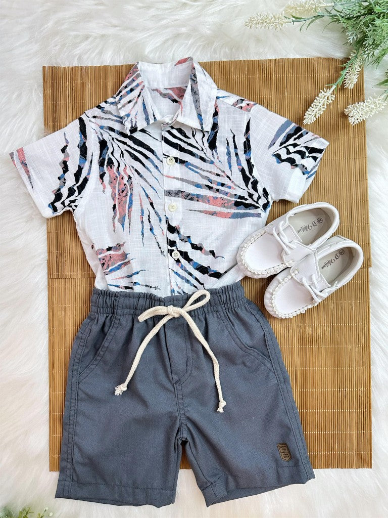 Conjunto Infantil Camisa Branca Estampada e Bermuda Cinza com Cordão