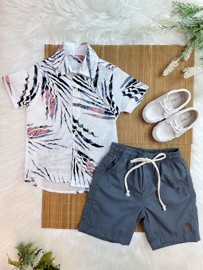 Conjunto Infantil Camisa Branca Estampada e Bermuda Cinza com Cordão