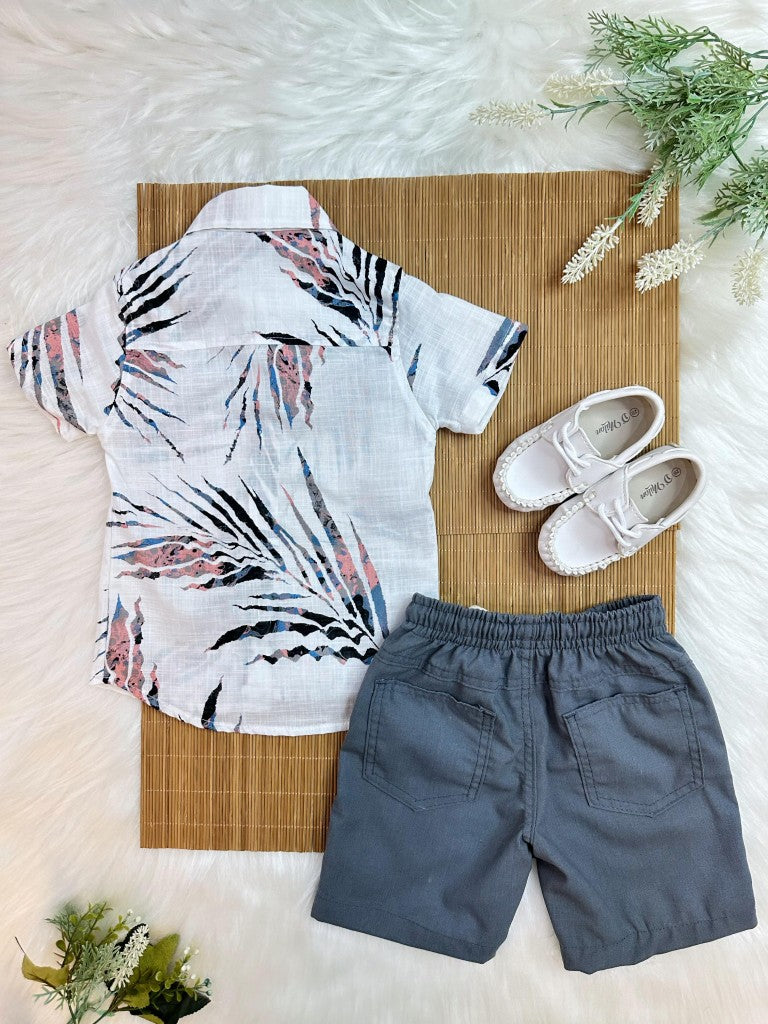 Conjunto Infantil Camisa Branca Estampada e Bermuda Cinza com Cordão