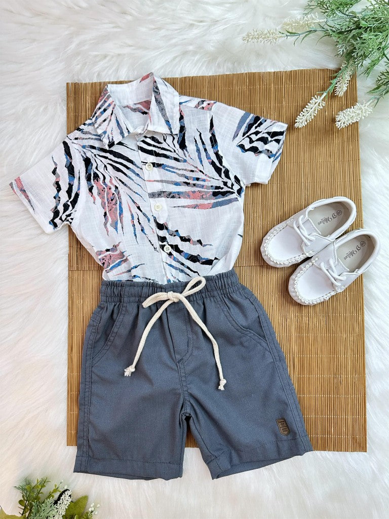 Conjunto Infantil Camisa Branca Estampada e Bermuda Cinza com Cordão