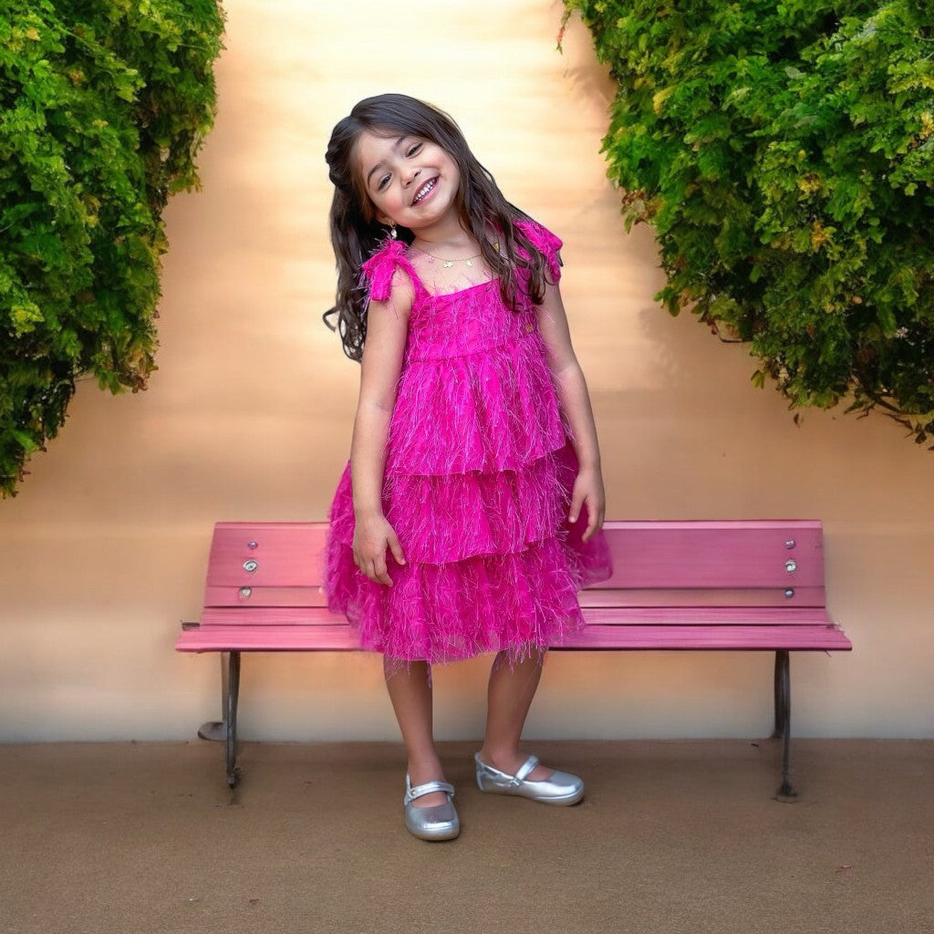 Vestido Infantil Luxo Pink de Alça com Plumas