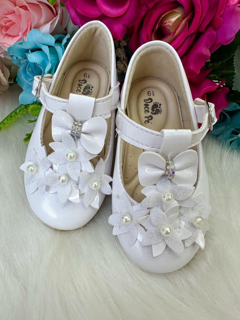 Sapatilha Branca Doce Pe Baby com Apliques de Flores e Pérolas