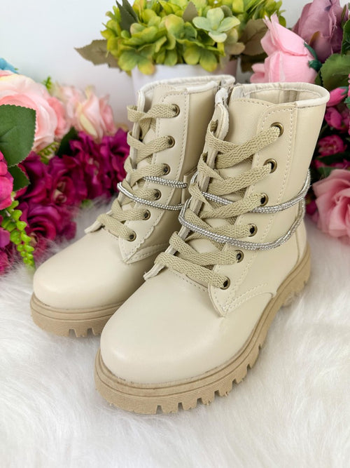 Bota Coturno Off White com Sola Antiaderente e Detalhe em Strass
