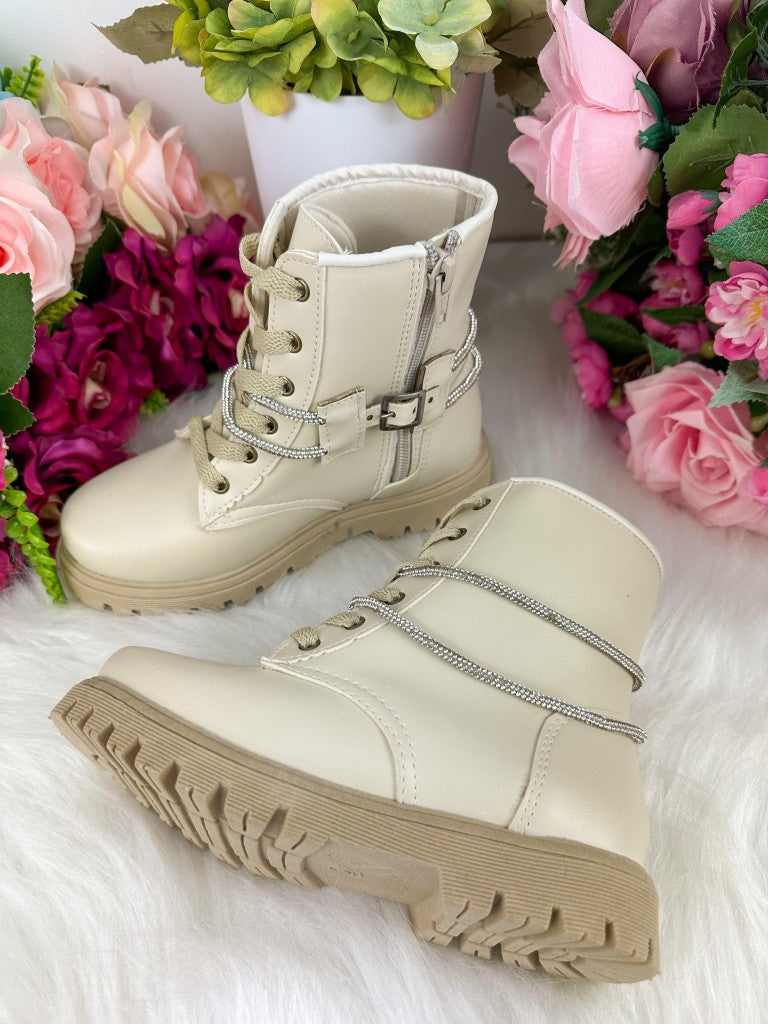Bota Coturno Off White com Sola Antiaderente e Detalhe em Strass