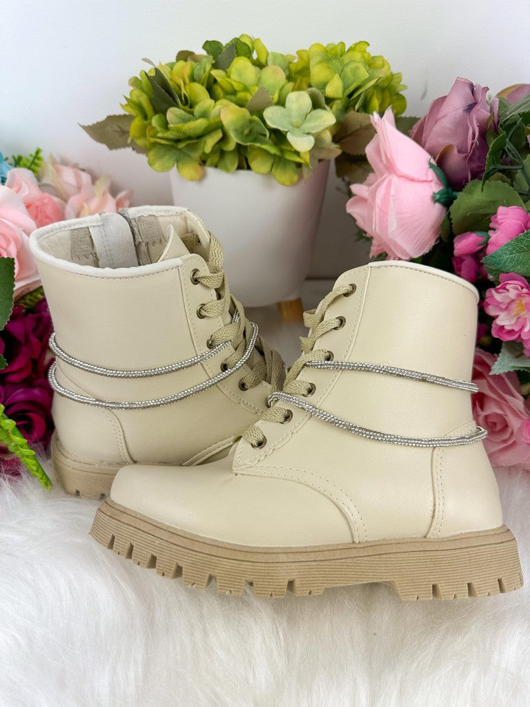 Bota Coturno Off White com Sola Antiaderente e Detalhe em Strass