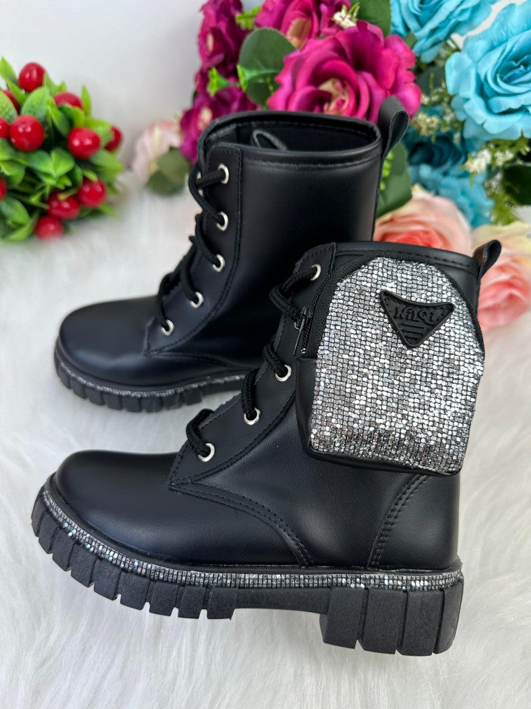 Bota Coturno Malu Preta com Bolsinha Removível e Sola Antiaderente