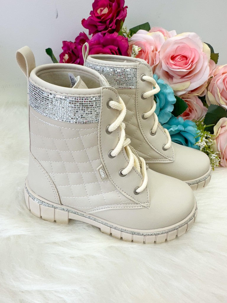 Bota Coturno Marilia Cano Baixo Off com Sola Antiaderente e Strass