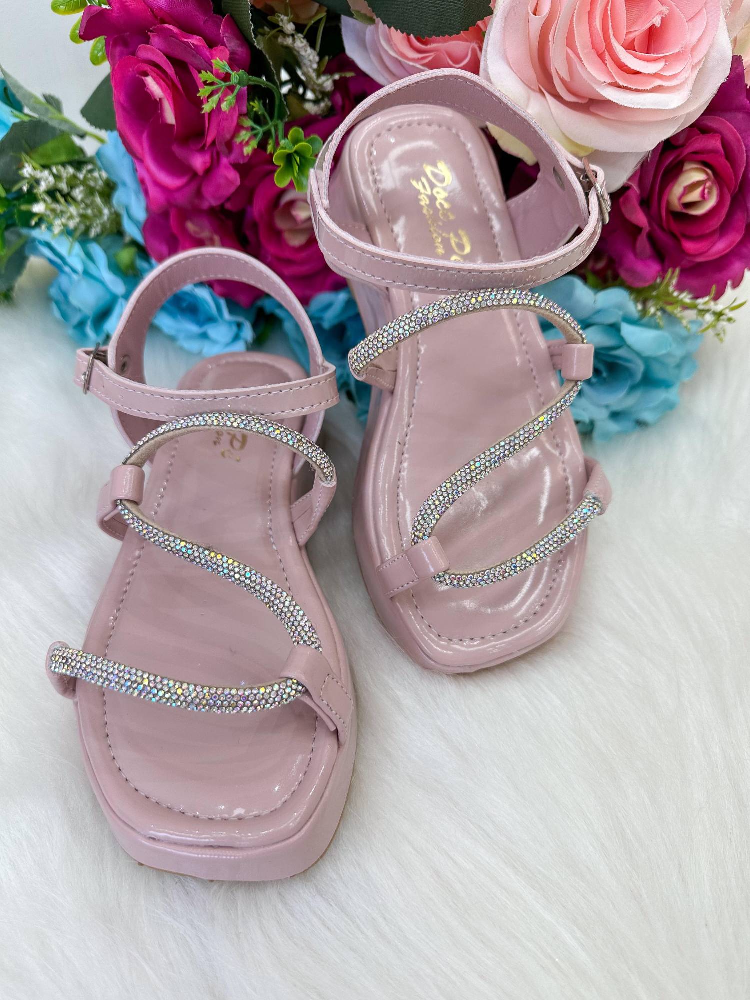 Sandália Antiderrapante Verniz Nude e Rose para Meninas