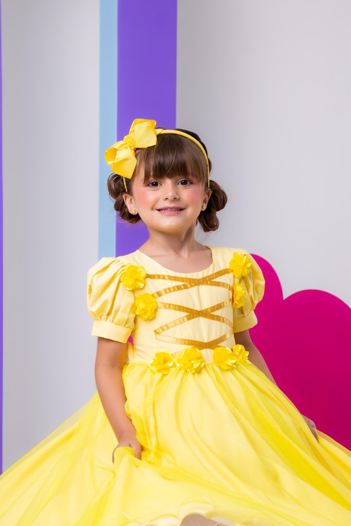 Vestido Infantil Amarelo de Tule Cintilante da Princesa Bela