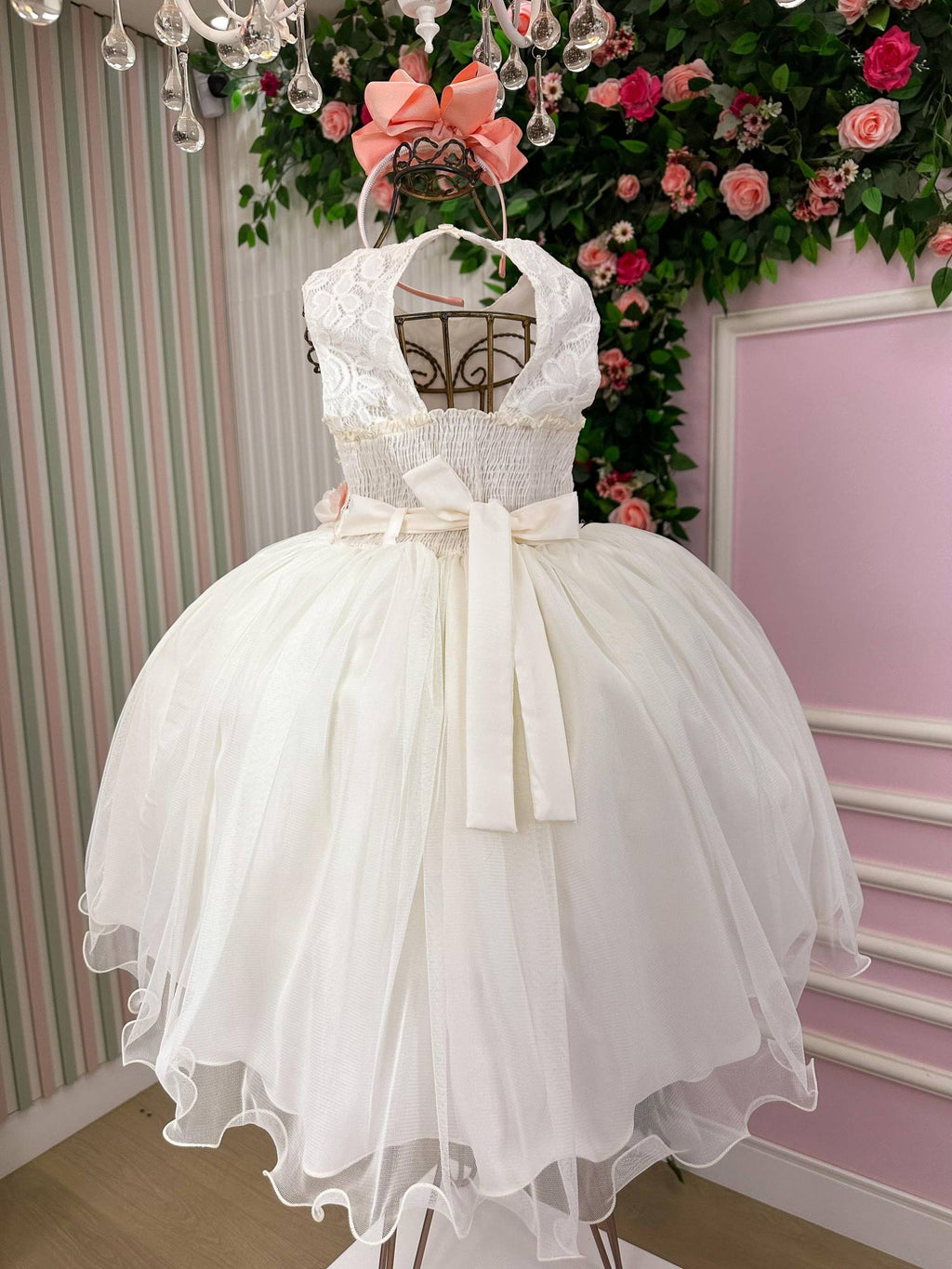 Vestido Infantil Off com Flores em Tecido de Poliéster