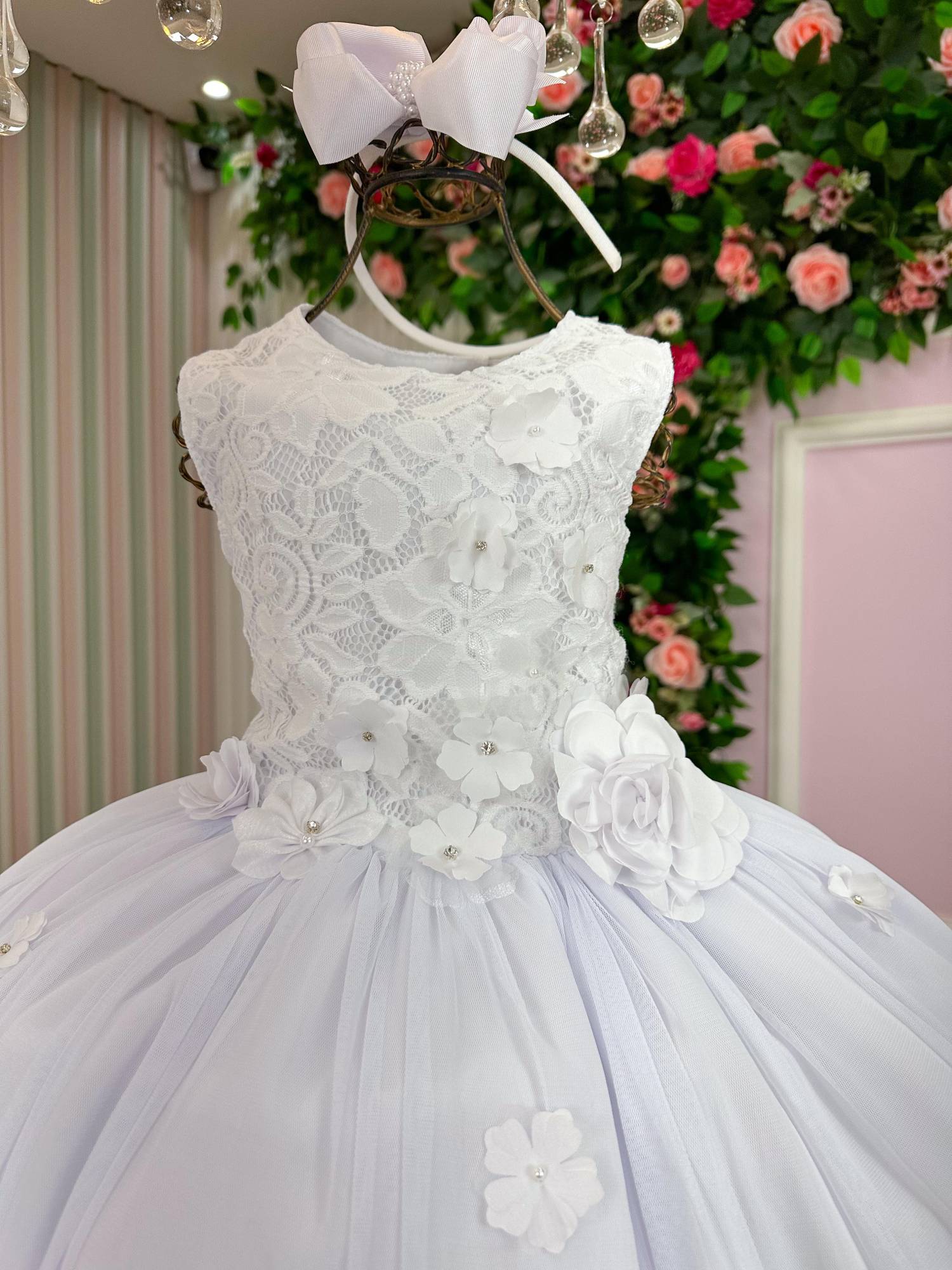 Vestido Infantil Branco em Tecido de Poliéster com Estampa de Flores